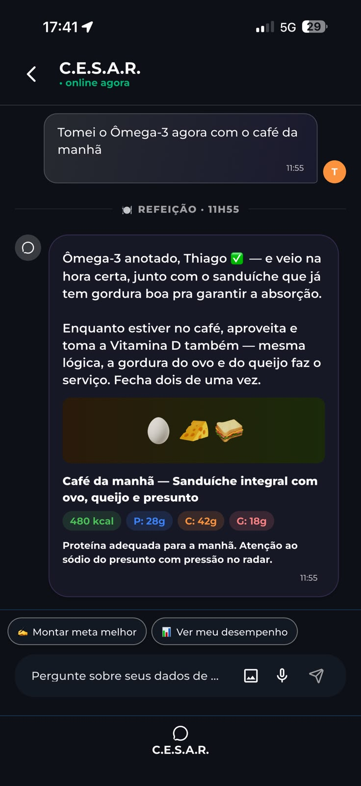 Conversa do paciente com o C.E.S.A.R. no app, com orientação sobre suplementos e análise da refeição